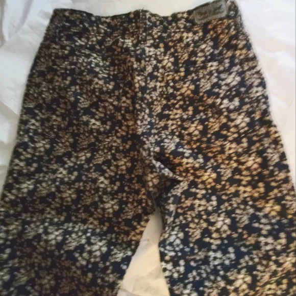 Levi's flower print skinny jeans. New. Size 6. - Picture 7 of 16